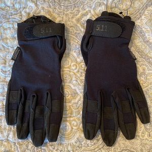 5.11 Tactical TAC A2 gloves.